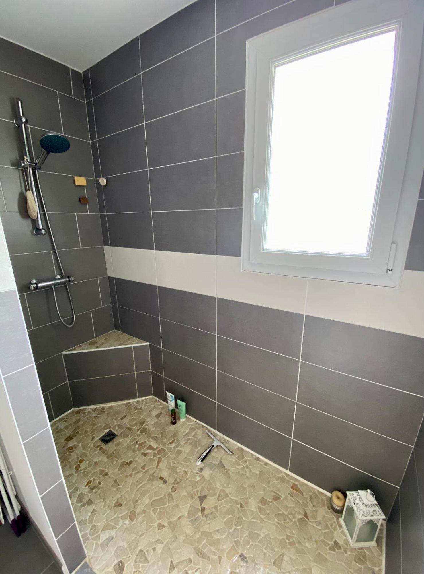 Maison Chic Avec Jacuzzi & Jardin Paisible Holiday home Chauray