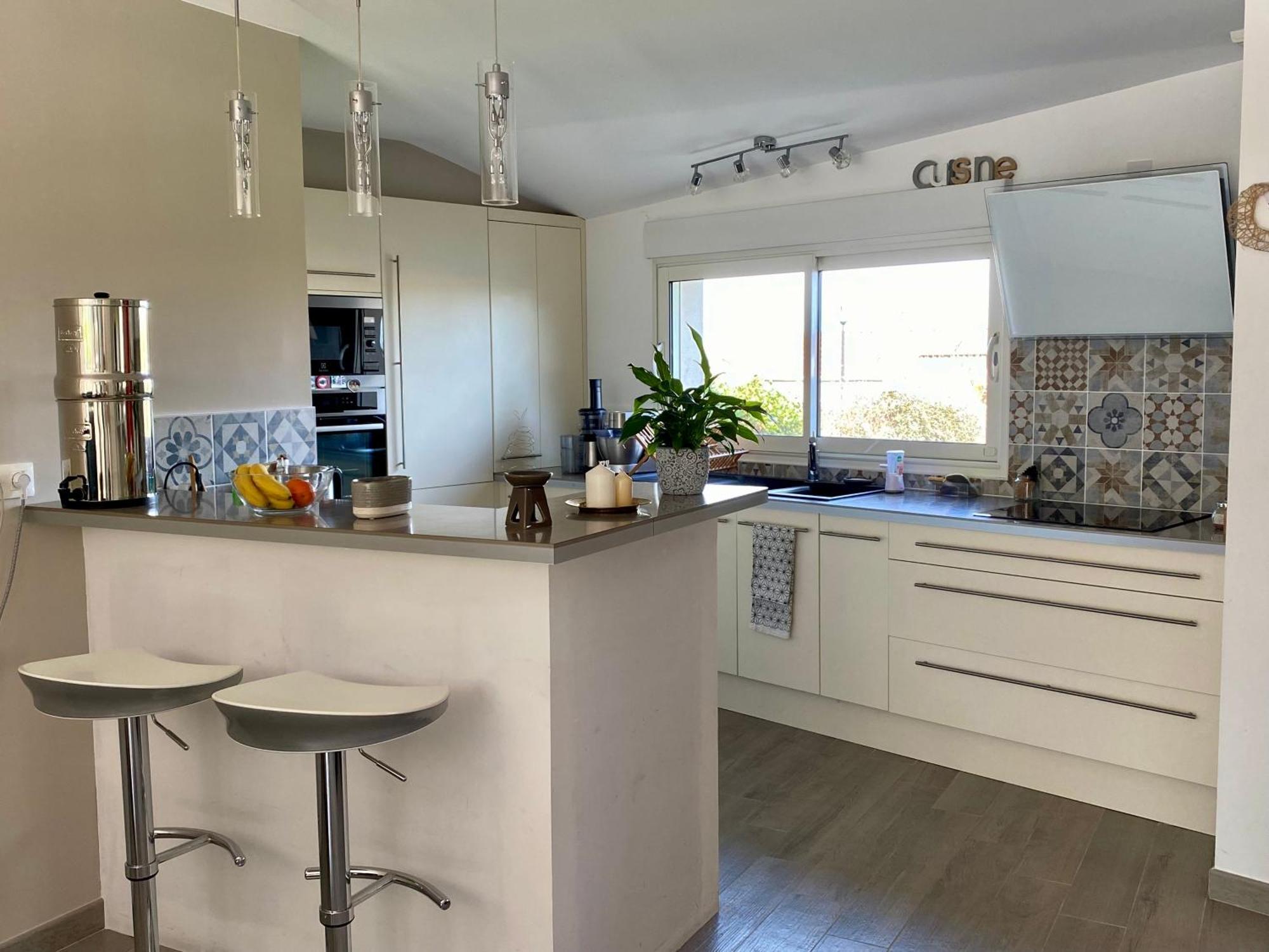 Holiday home Maison Chic Avec Jacuzzi & Jardin Paisible