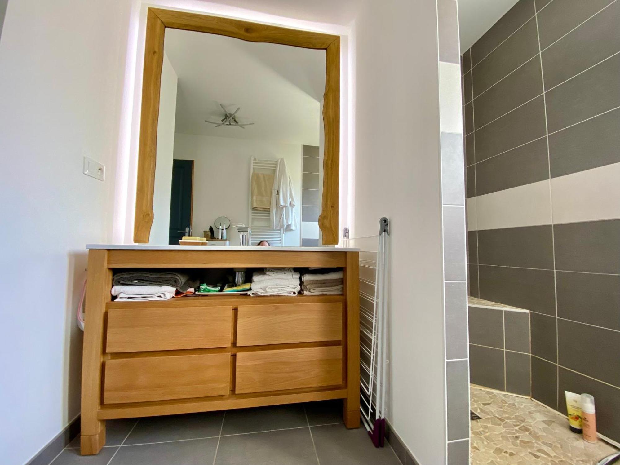 Maison Chic Avec Jacuzzi & Jardin Paisible Holiday home