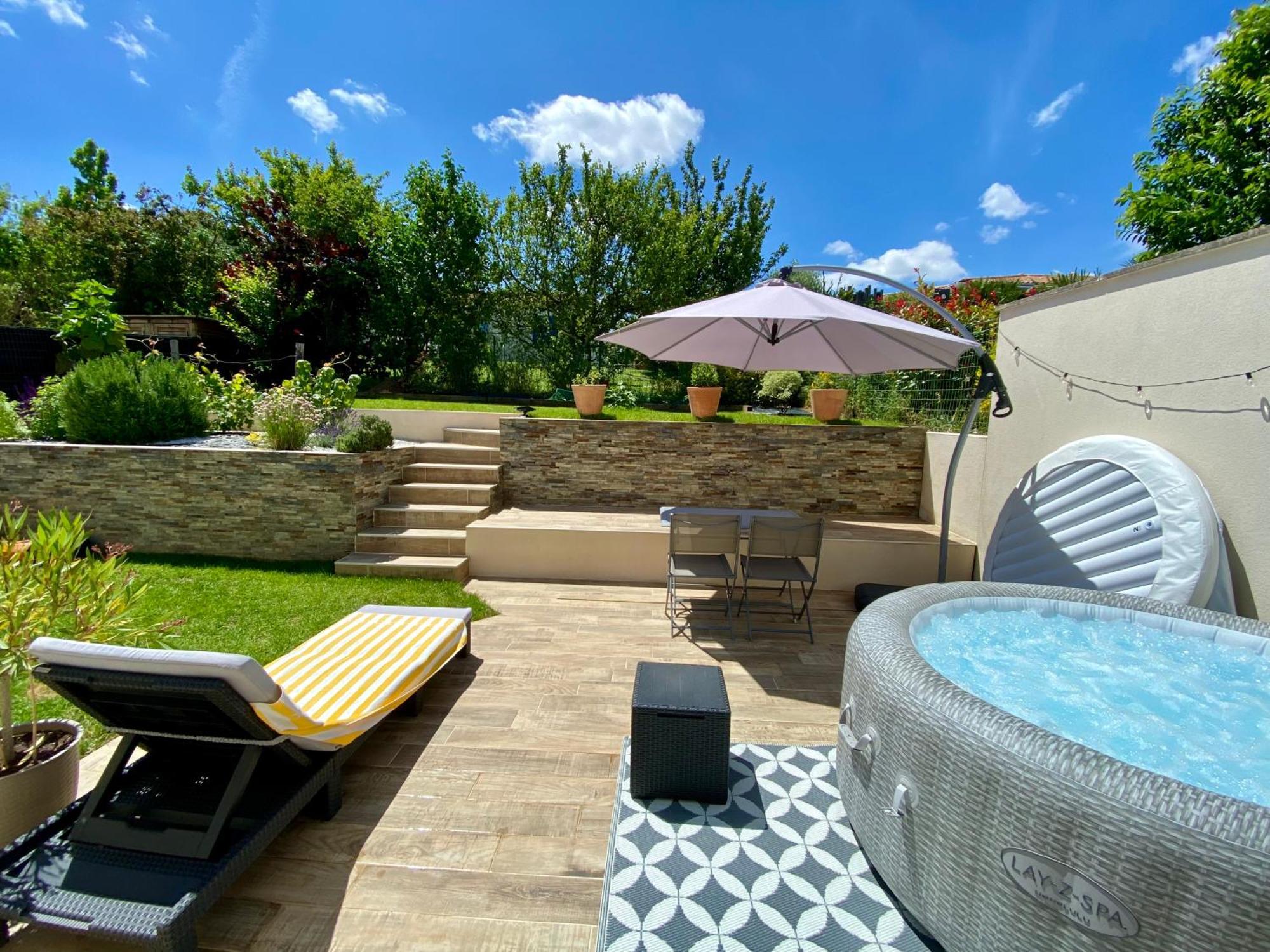 Maison Chic Avec Jacuzzi & Jardin Paisible Holiday home Chauray